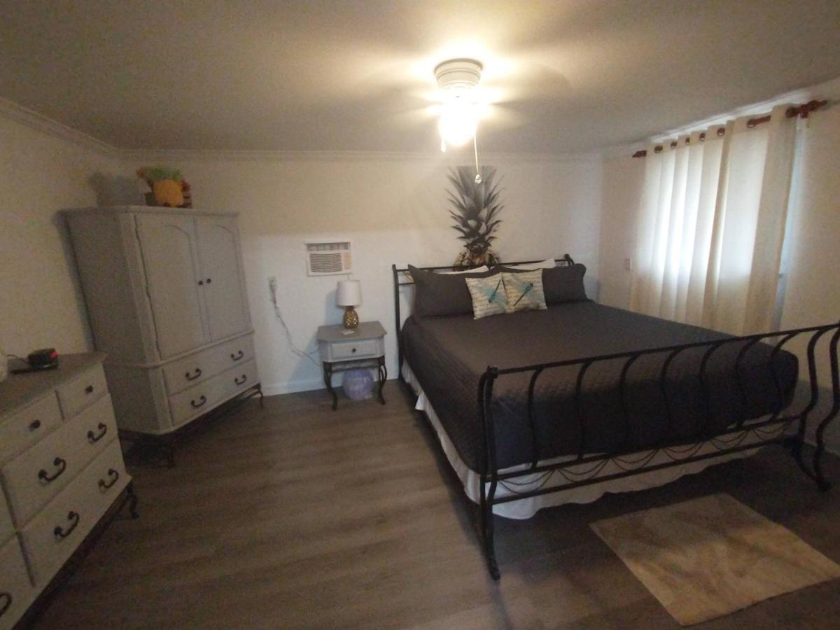 Welcome To Pineapple House! ペンサコーラ エクステリア 写真